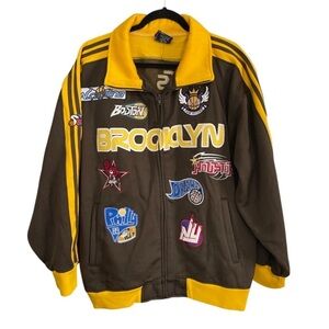 Fam Score Vintage Brooklyn/22 with patches of cities of popular  sport teams. XL